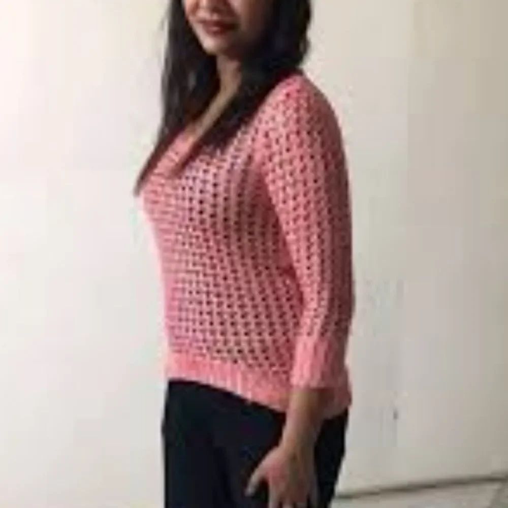 BRAND NEW WOMEN"S SWEATER